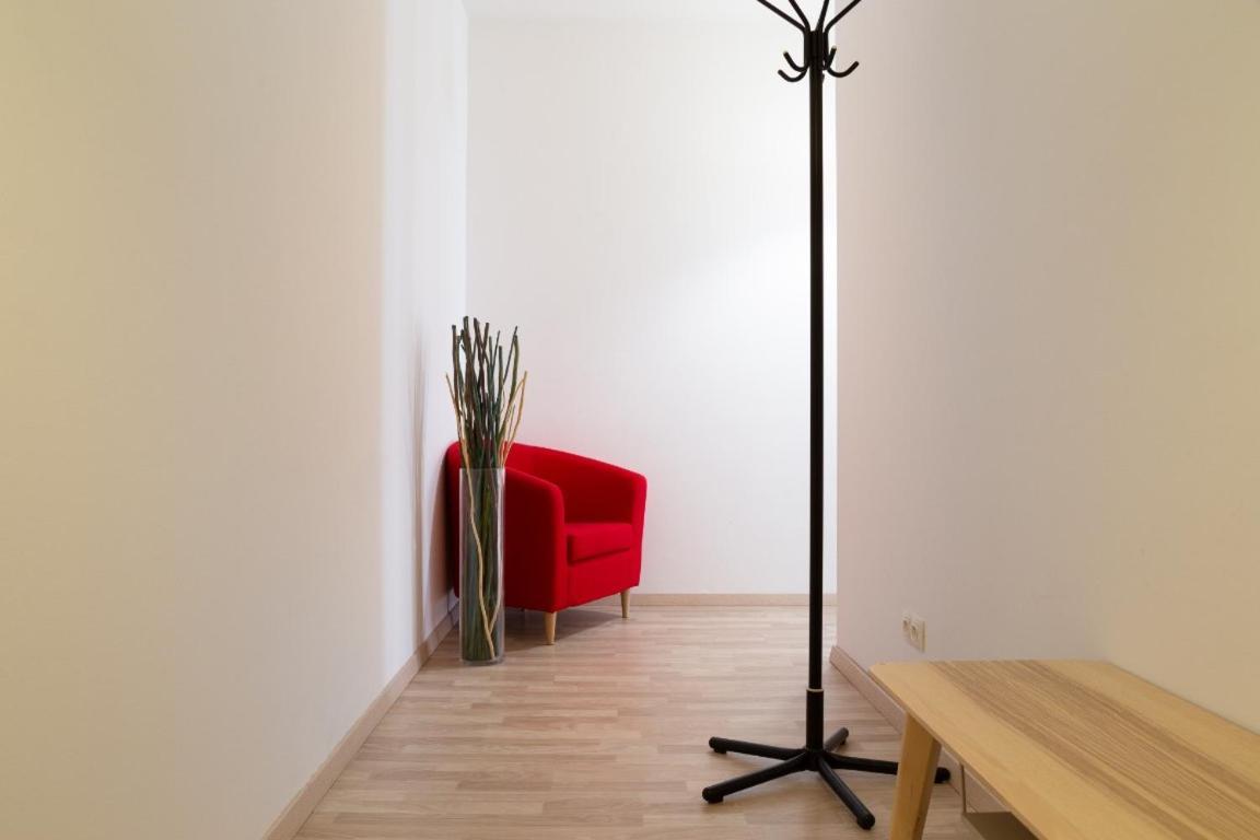 Great Tourist And Business Apartment Near Center Pozsony Kültér fotó