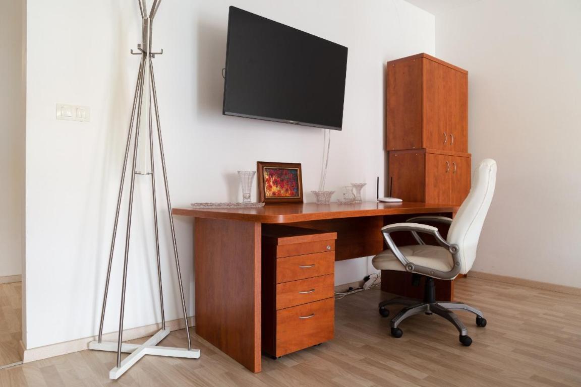 Great Tourist And Business Apartment Near Center Pozsony Kültér fotó
