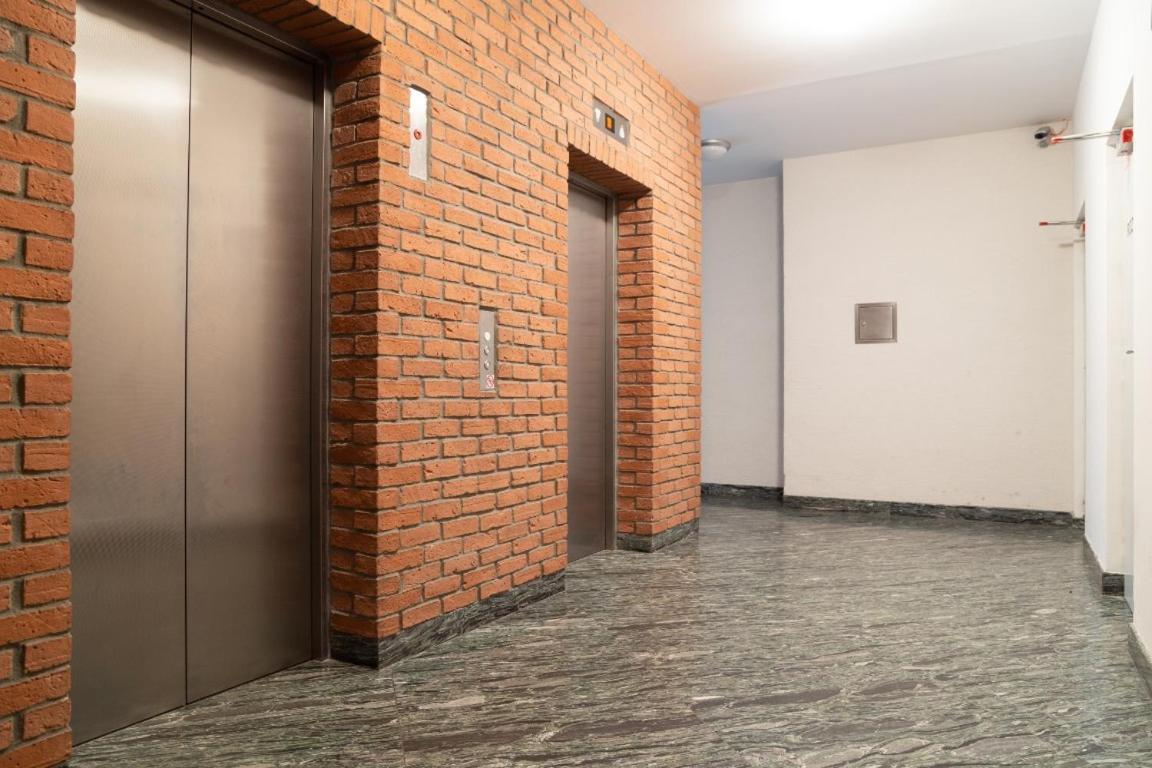 Great Tourist And Business Apartment Near Center Pozsony Kültér fotó