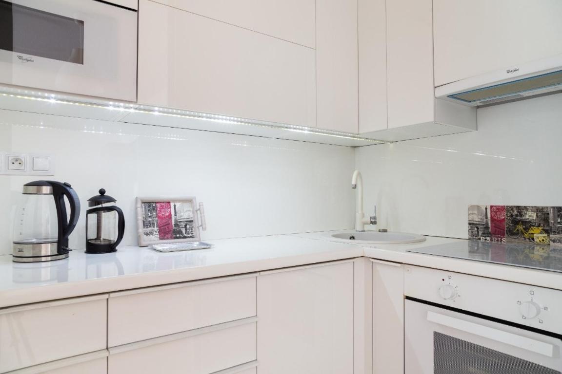 Great Tourist And Business Apartment Near Center Pozsony Kültér fotó